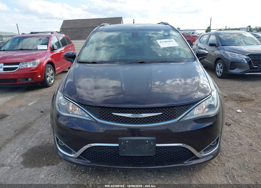 2017 CHRYSLER PACIFICA TOURING L VIN: 2C4RC1BG8HR525825