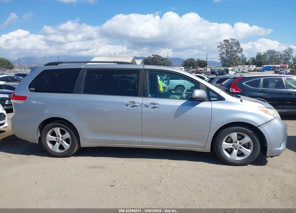 2011 TOYOTA SIENNA LE V6 VIN: 5TDKK3DC4BS128475