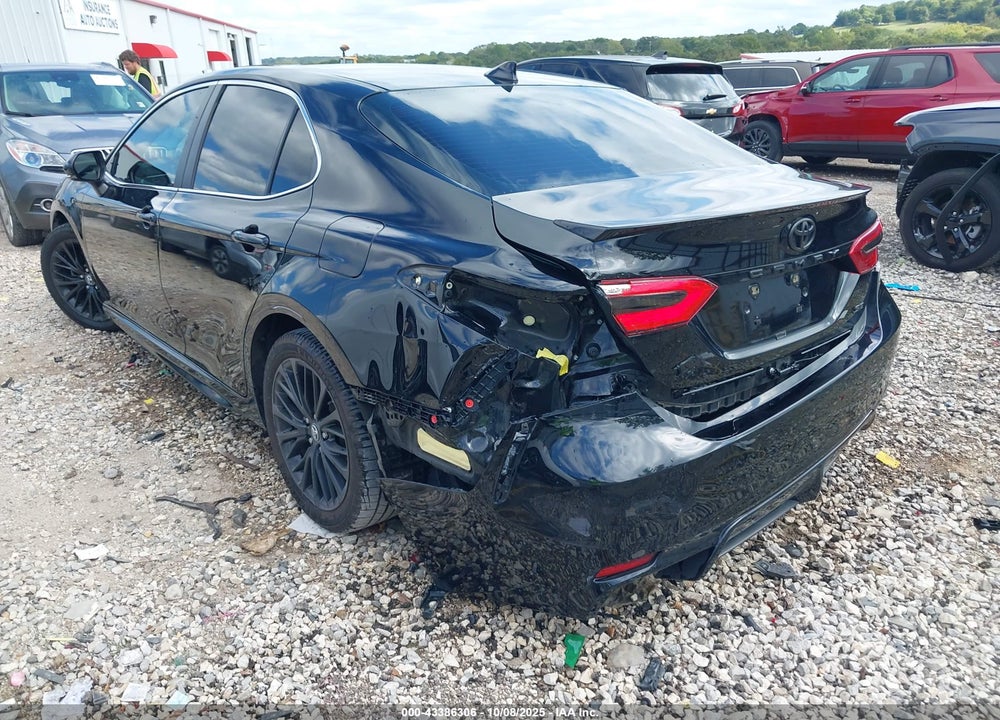 2018 TOYOTA CAMRY SE VIN: 4T1B11HK7JU068397