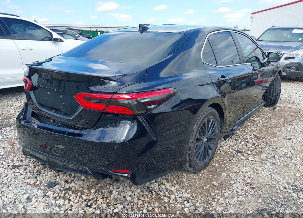 2018 TOYOTA CAMRY SE VIN: 4T1B11HK7JU068397
