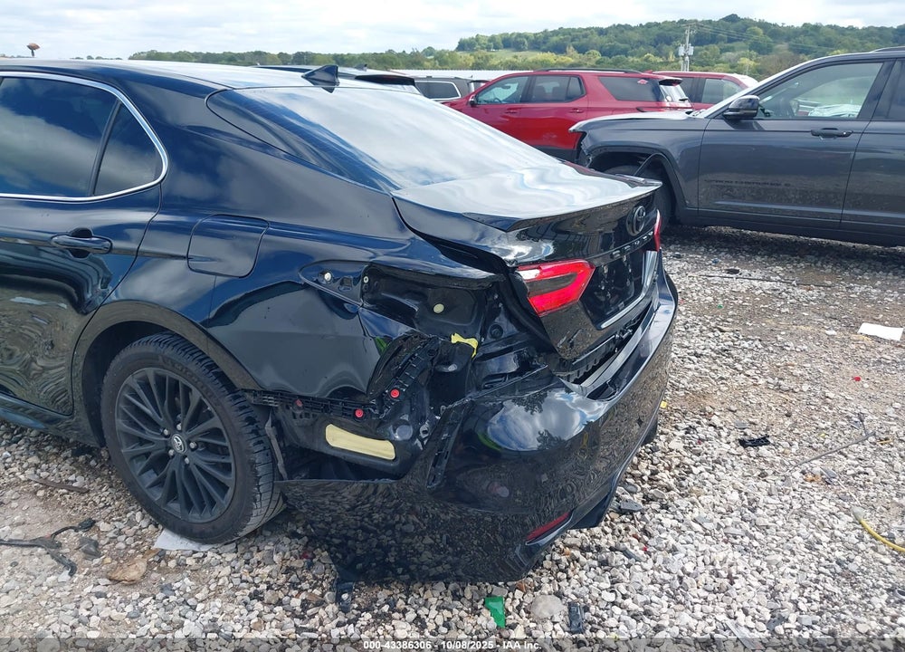 2018 TOYOTA CAMRY SE VIN: 4T1B11HK7JU068397