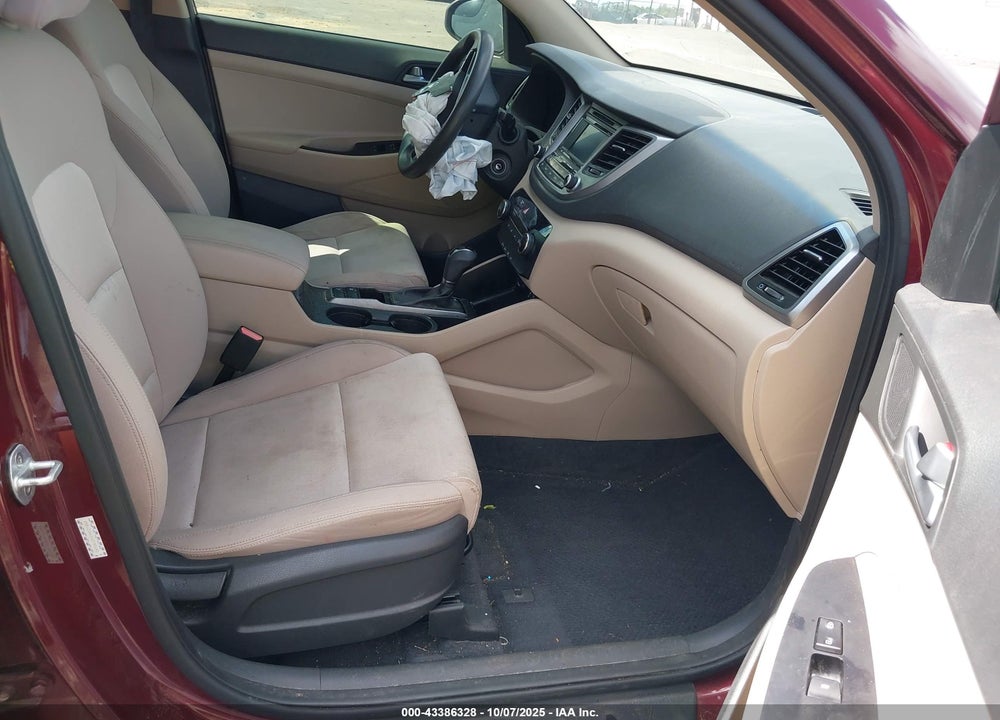 2016 HYUNDAI TUCSON VIN: KM8J23A45GU180690