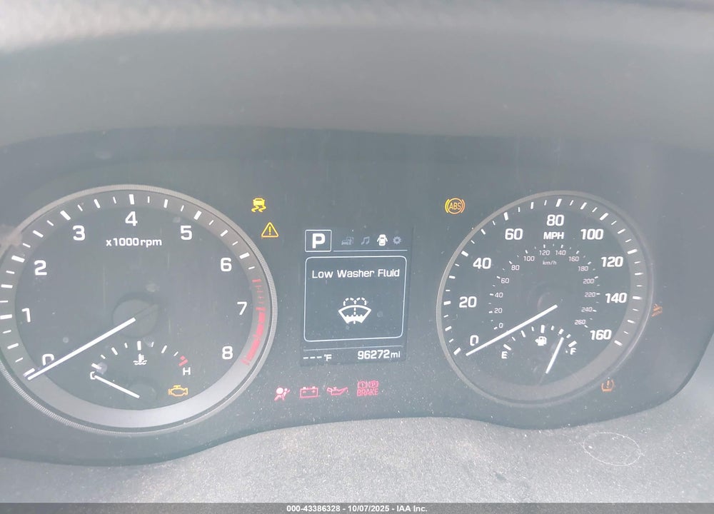 2016 HYUNDAI TUCSON VIN: KM8J23A45GU180690
