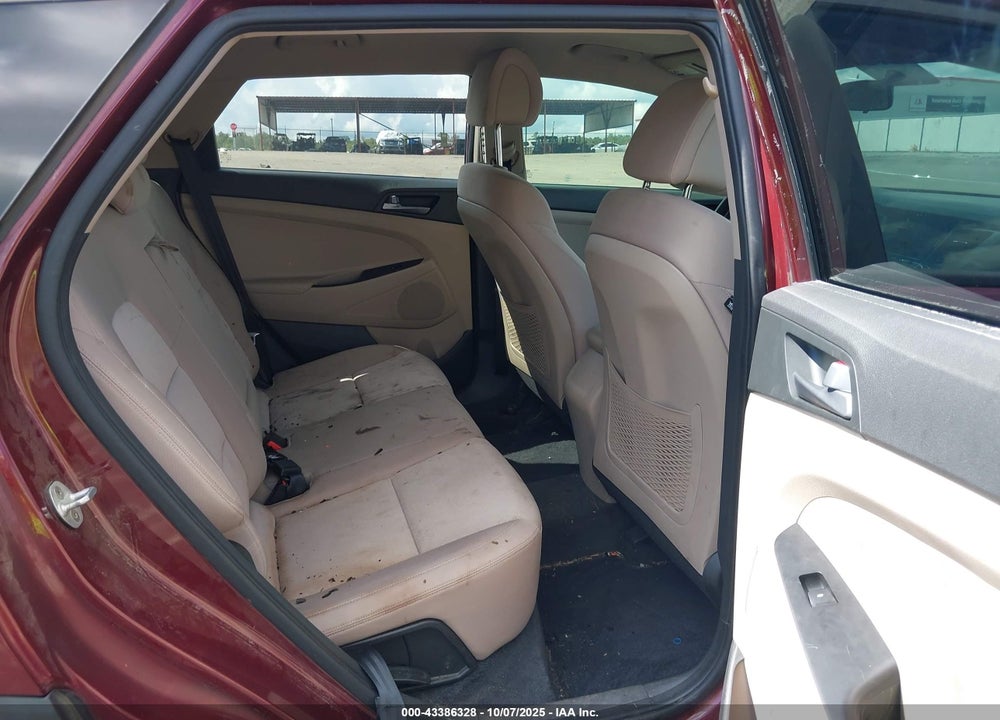 2016 HYUNDAI TUCSON VIN: KM8J23A45GU180690