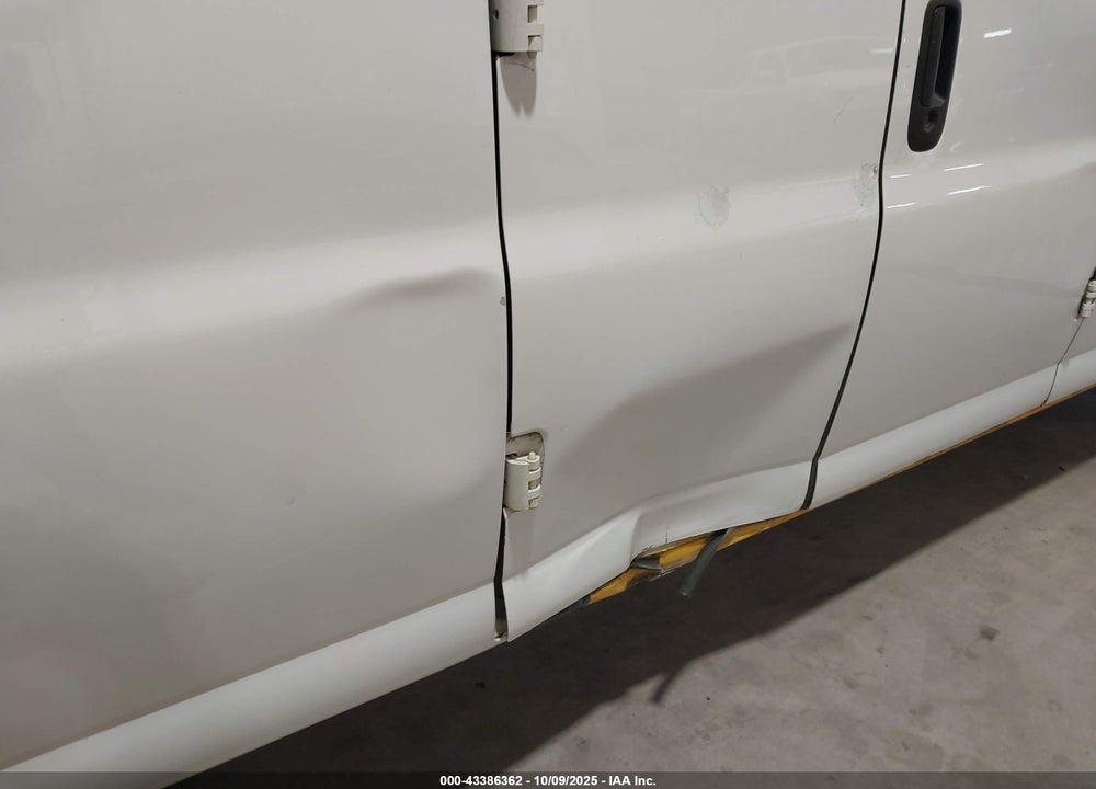 2015 CHEVROLET EXPRESS 3500 WORK VAN VIN: 1GCZGUCG0F1217182