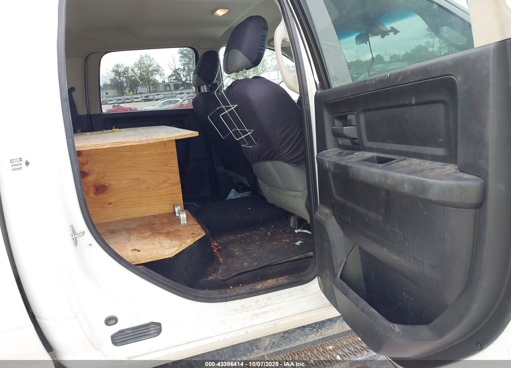 2013 RAM 2500 VIN: 3C6TR5HT8DG568942