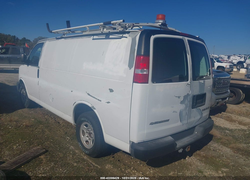 2005 CHEVROLET EXPRESS VIN: 1GCFG15X851242571
