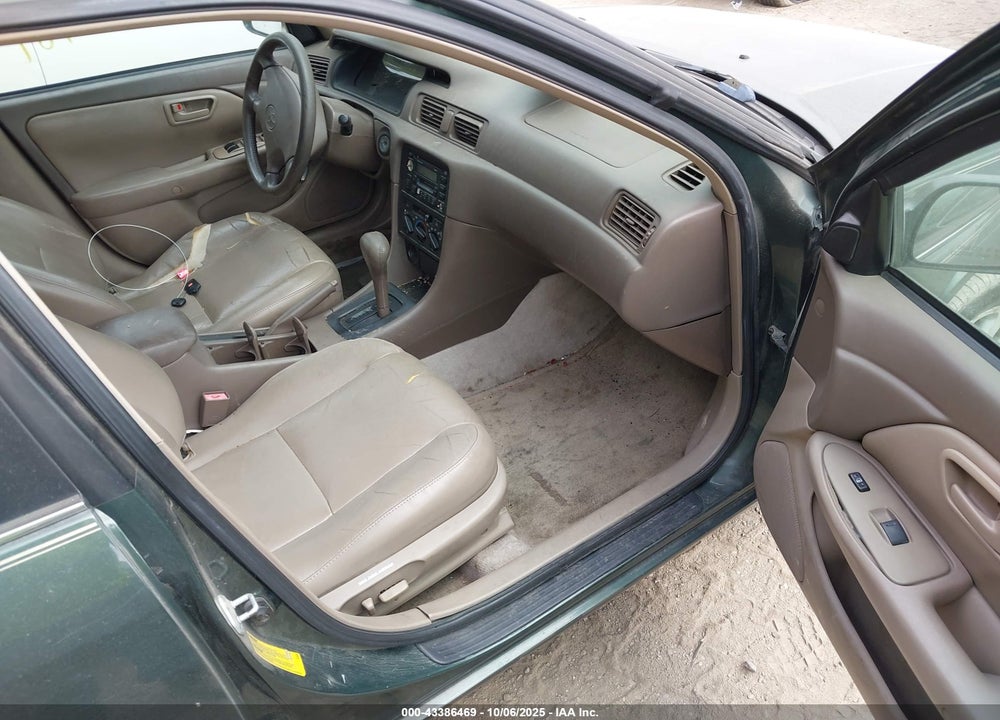 1999 TOYOTA CAMRY XLE V6 VIN: 4T1BF28K0XU081170
