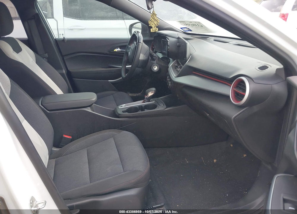 2024 CHEVROLET TRAX FWD 1RS VIN: KL77LGE24RC143809