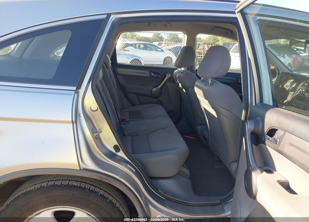 2008 HONDA CR-V LX VIN: JHLRE483X8C038234