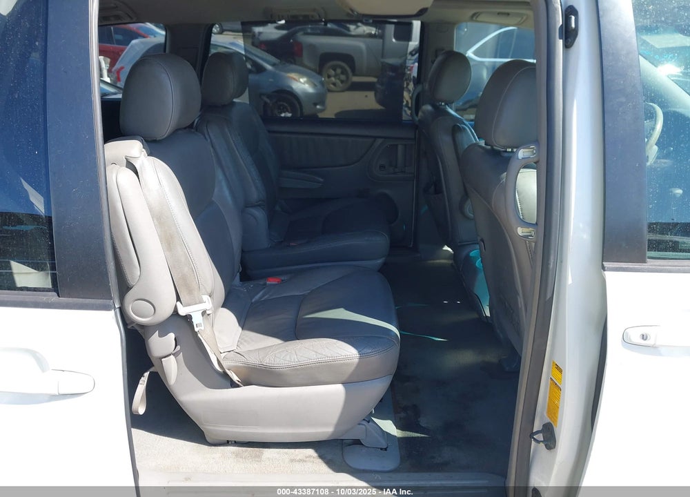 2004 TOYOTA SIENNA XLE VIN: 5TDZA22CX4S094673