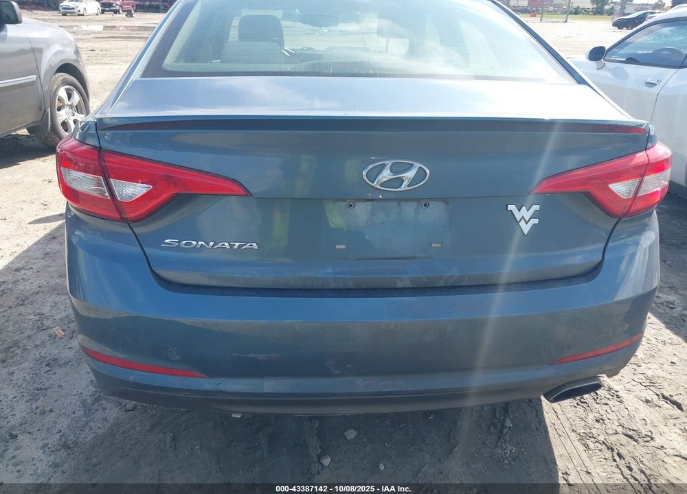 2016 HYUNDAI SONATA SE VIN: 5NPE24AF9GH352257