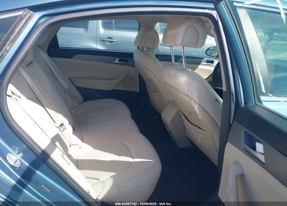 2016 HYUNDAI SONATA SE VIN: 5NPE24AF9GH352257