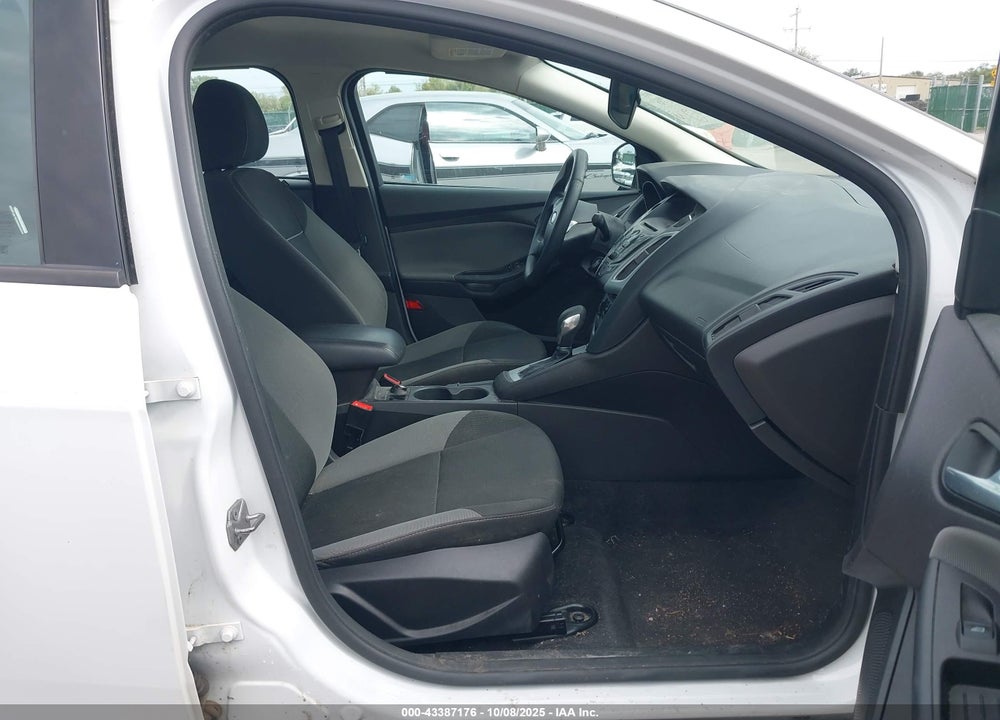 2014 FORD FOCUS SE VIN: 1FADP3F28EL232235
