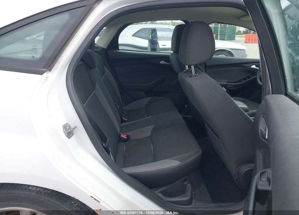 2014 FORD FOCUS SE VIN: 1FADP3F28EL232235