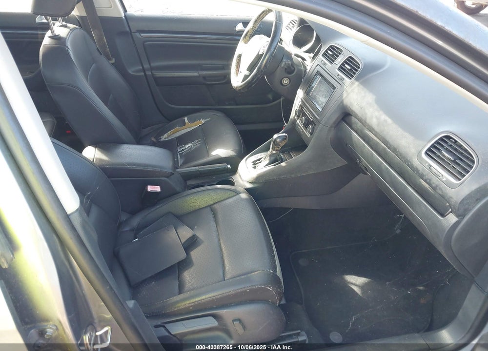 2011 VOLKSWAGEN JETTA VIN: 3VWPX8AJ5BM721900