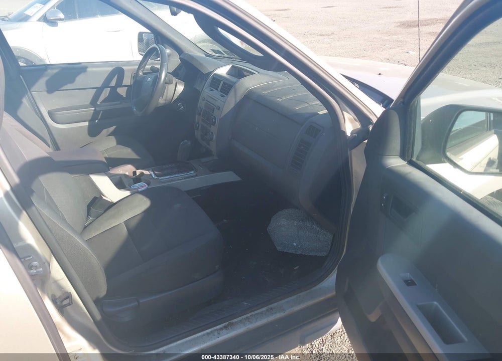 2011 FORD ESCAPE XLT VIN: 1FMCU0DG7BKA31127