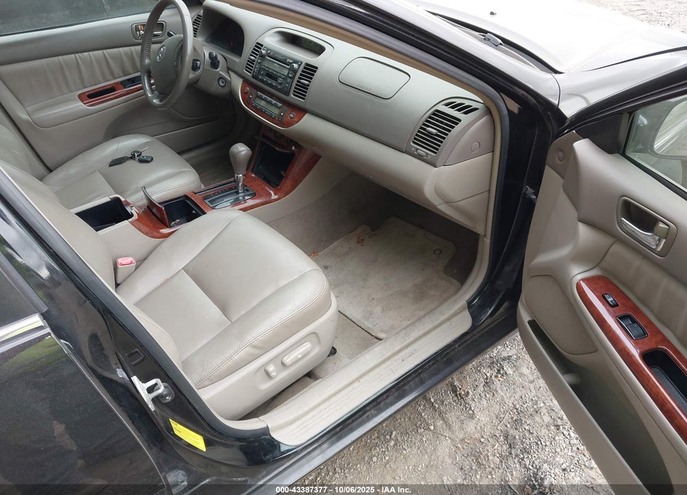2005 TOYOTA CAMRY XLE V6 VIN: 4T1BF30K35U085678
