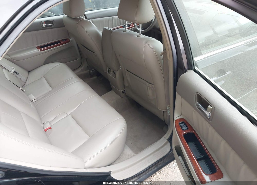 2005 TOYOTA CAMRY XLE V6 VIN: 4T1BF30K35U085678