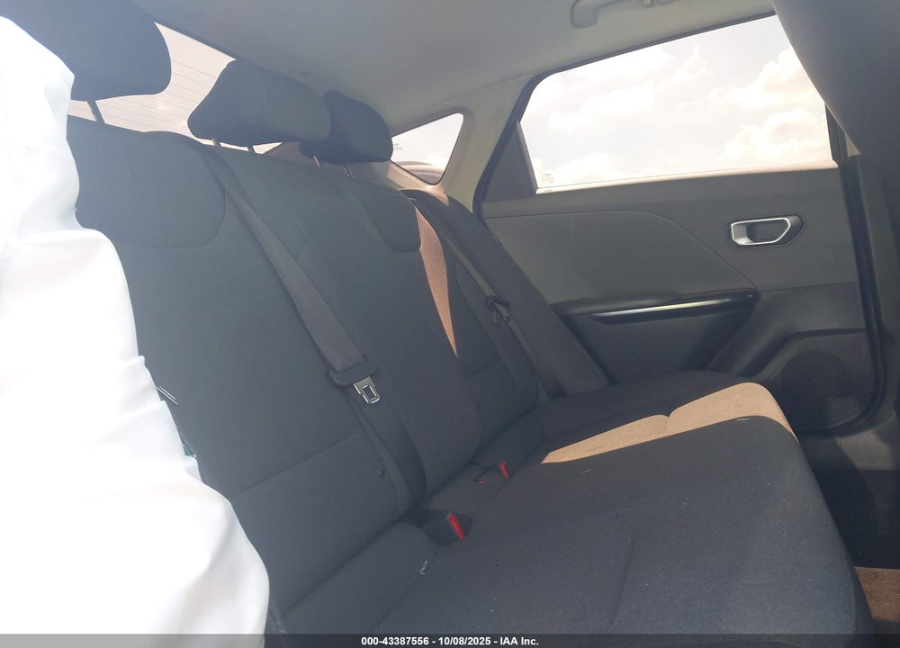 2025 KIA K4 LXS VIN: 3KPFT4DE0SE032164