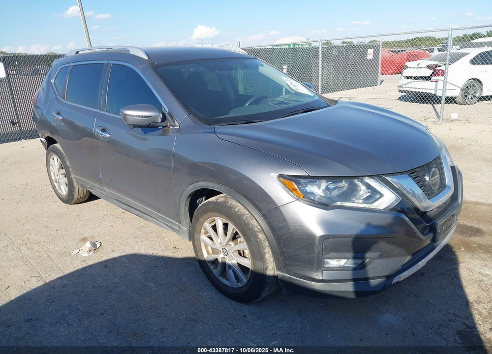2018 NISSAN ROGUE SV VIN: KNMAT2MT8JP584782