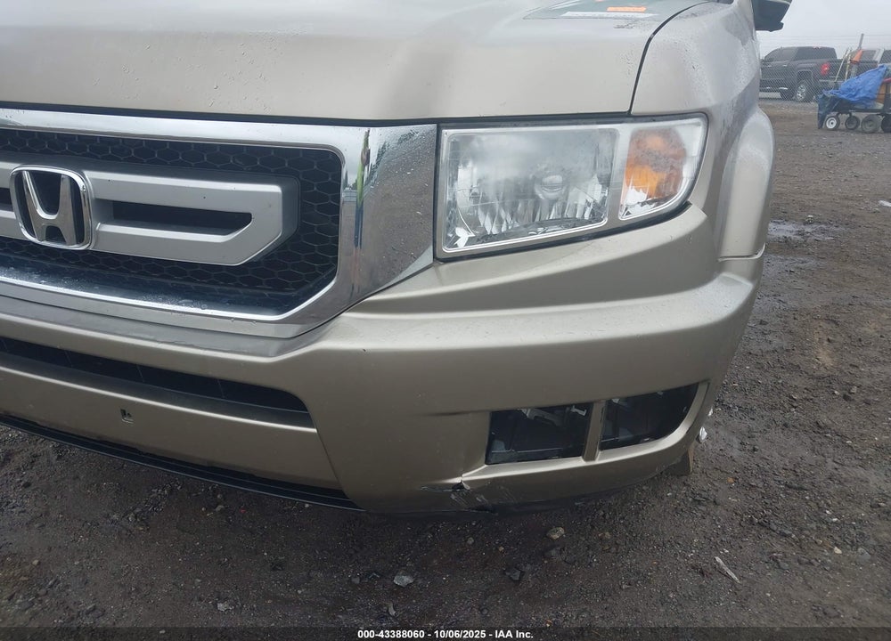 2011 HONDA RIDGELINE RTL VIN: 5FPYK1F54BB009978