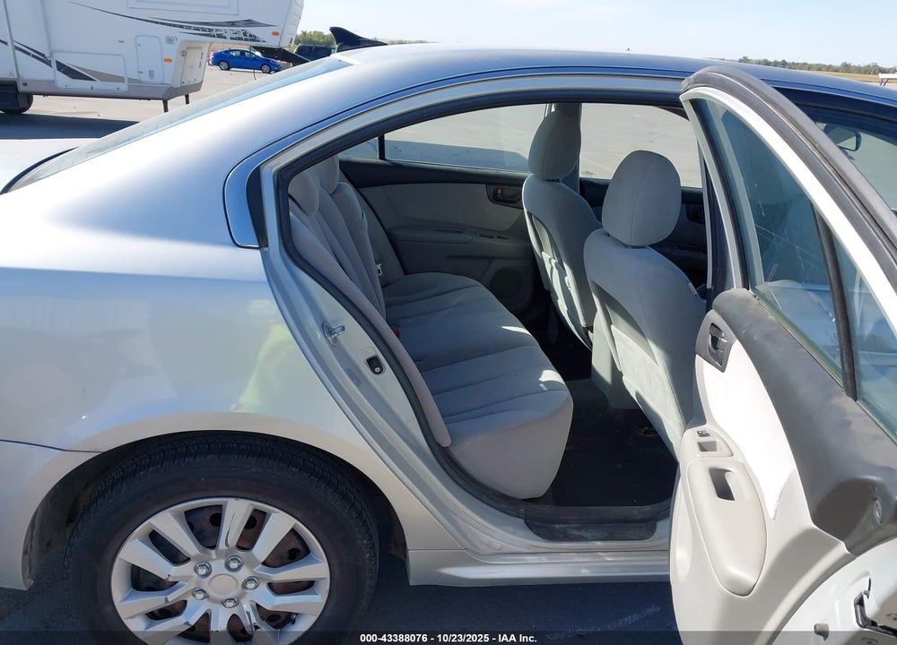 2009 KIA OPTIMA LX VIN: KNAGE228995338301