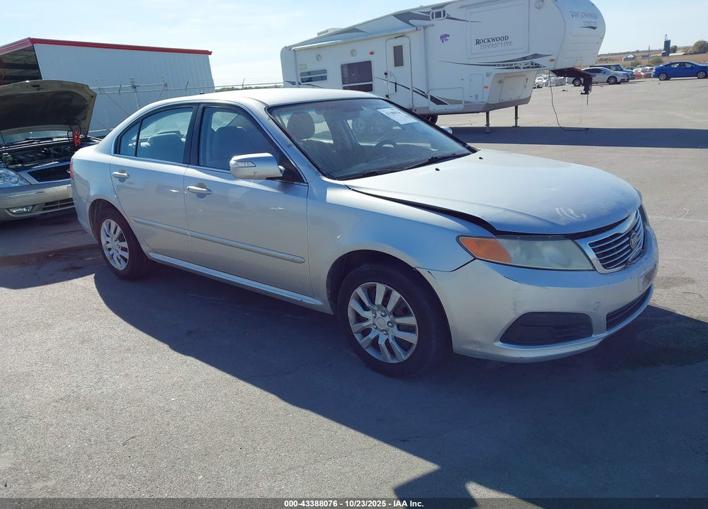2009 KIA OPTIMA LX VIN: KNAGE228995338301