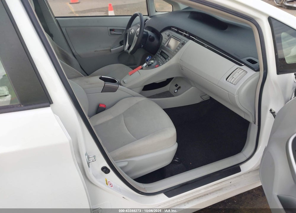 2013 TOYOTA PRIUS TWO VIN: JTDKN3DUXD1728935