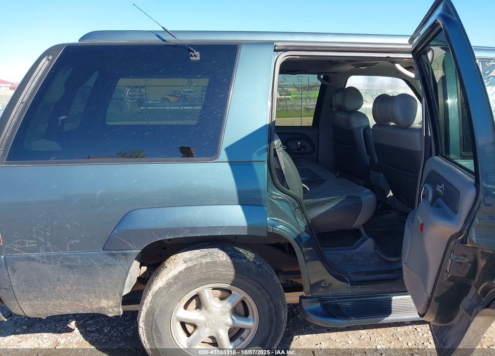 2000 GMC YUKON DENALI VIN: 1GKEK13R6YR137245