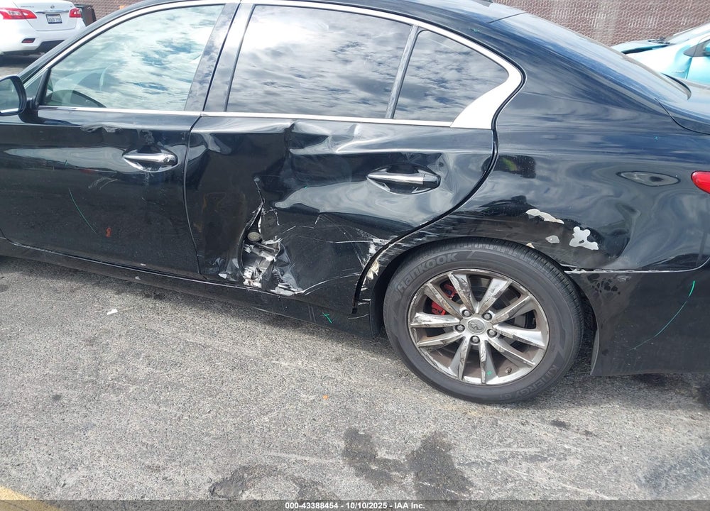 2015 INFINITI Q50 VIN: JN1BV7AP9FM335079