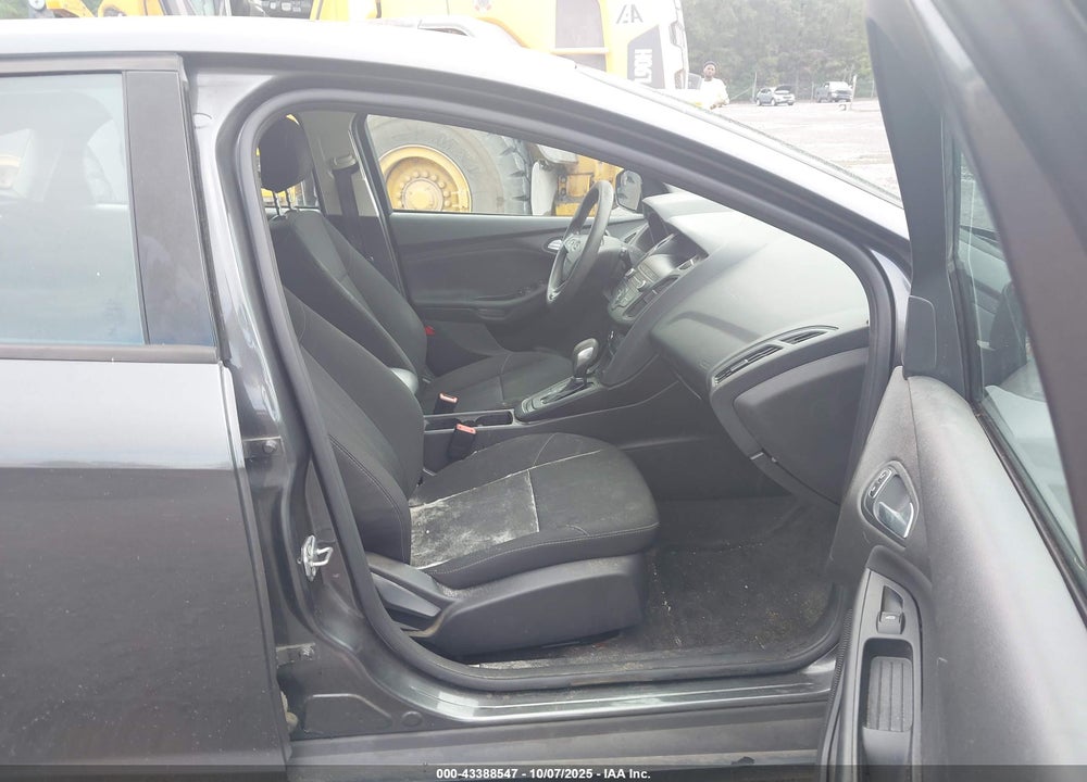 2018 FORD FOCUS VIN: 1FADP3K22JL282838