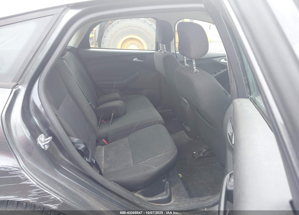 2018 FORD FOCUS VIN: 1FADP3K22JL282838