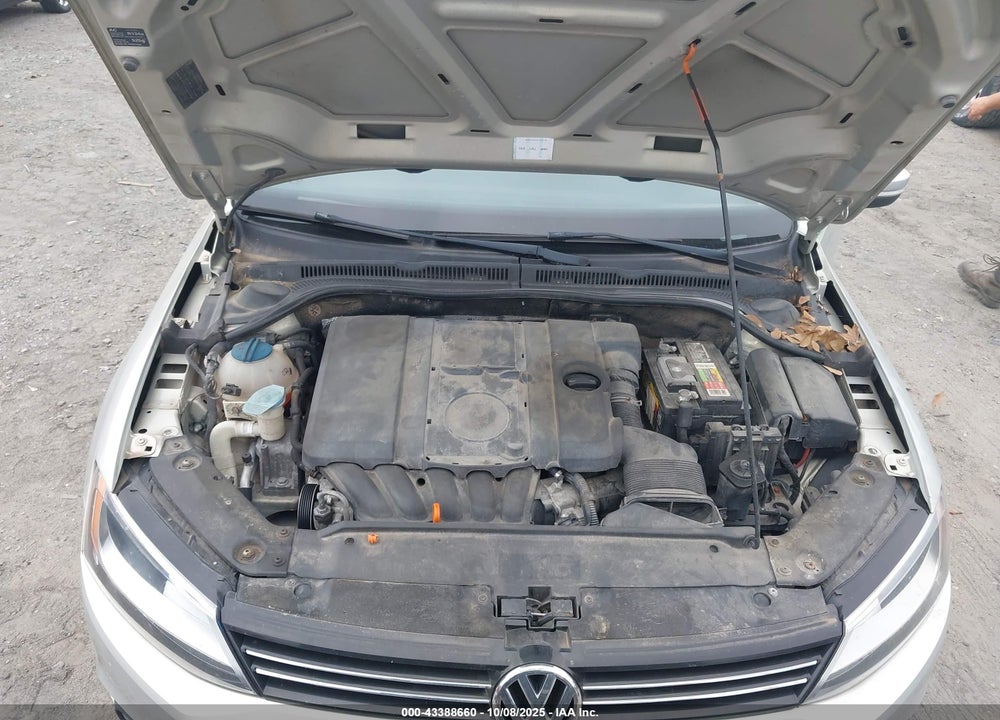 2011 VOLKSWAGEN JETTA VIN: 3VWLX7AJXBM326247