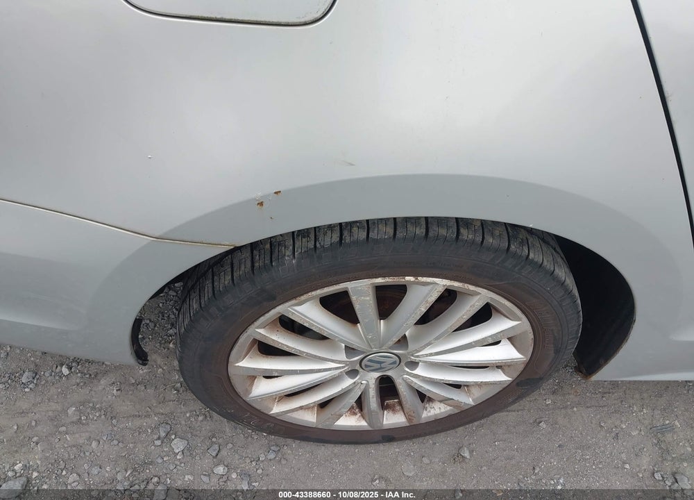 2011 VOLKSWAGEN JETTA VIN: 3VWLX7AJXBM326247