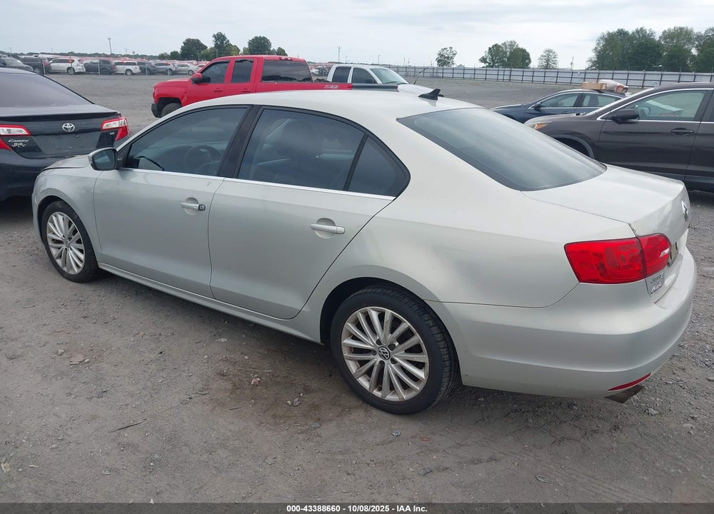 2011 VOLKSWAGEN JETTA VIN: 3VWLX7AJXBM326247