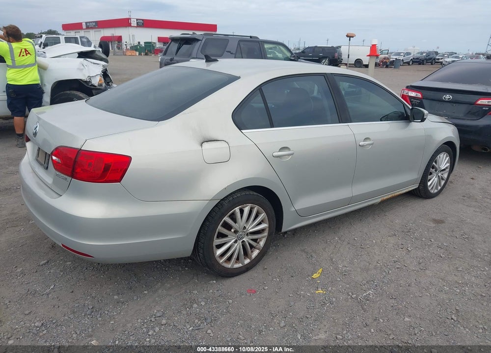 2011 VOLKSWAGEN JETTA VIN: 3VWLX7AJXBM326247
