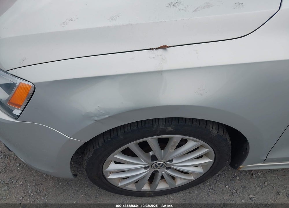 2011 VOLKSWAGEN JETTA VIN: 3VWLX7AJXBM326247