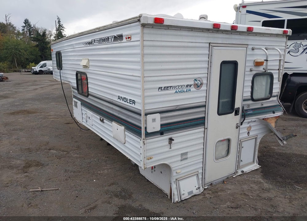 2000 FLEETWOOD ANGLER 8A VIN: 1FL6C0807Y2399277