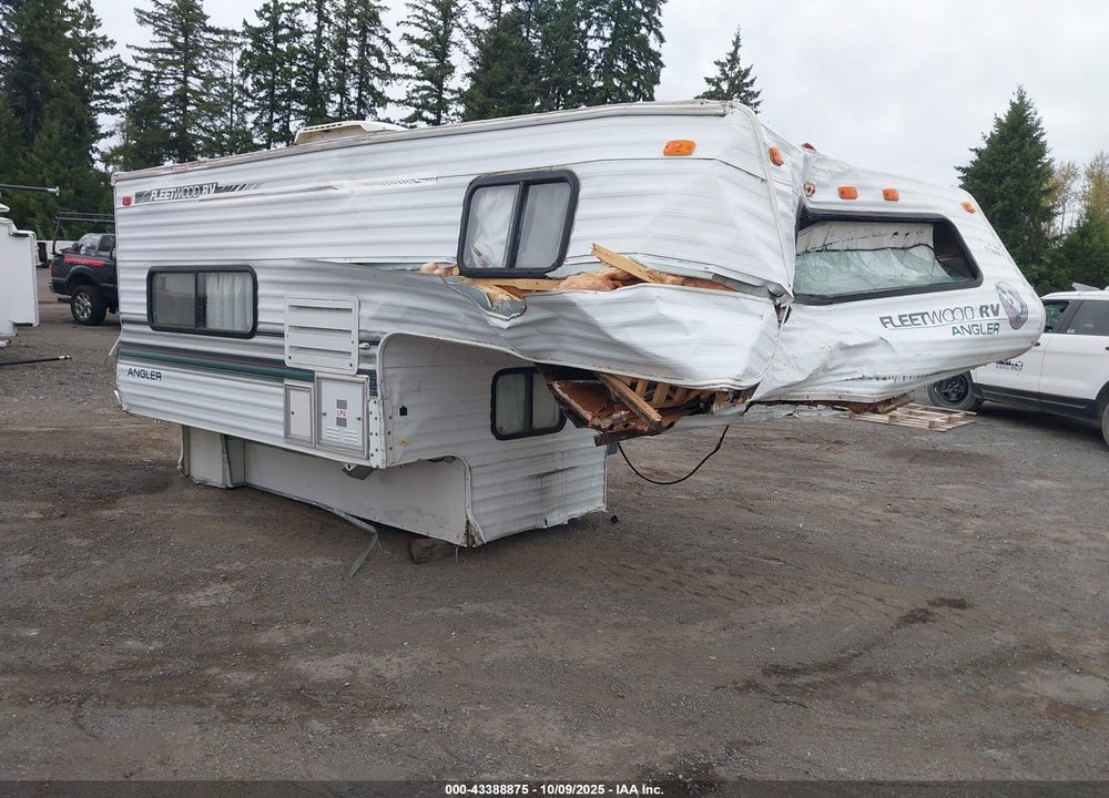 2000 FLEETWOOD ANGLER 8A VIN: 1FL6C0807Y2399277
