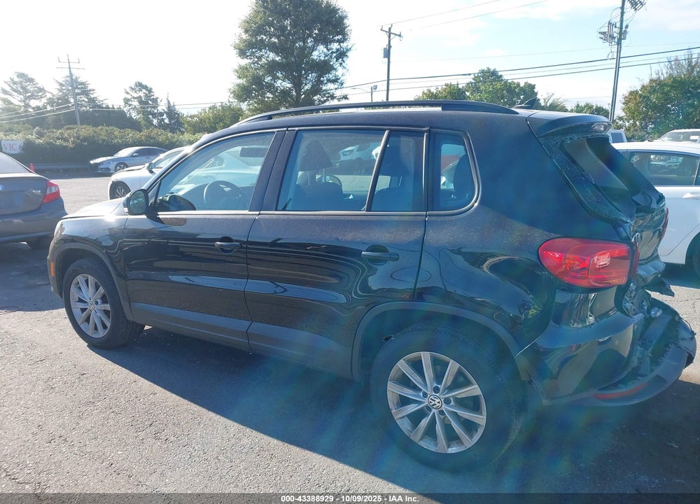 2017 VOLKSWAGEN TIGUAN VIN: WVGBV7AX0HK046115