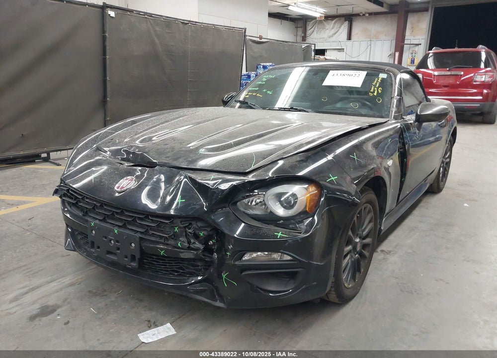 2018 FIAT 124 SPIDER CLASSICA VIN: JC1NFAEKXJ0137885