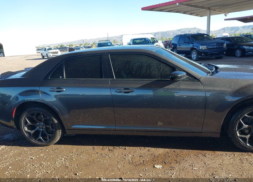 2019 CHRYSLER 300 VIN: 2C3CCAAG1KH602138