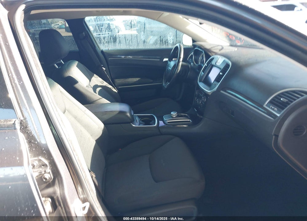 2019 CHRYSLER 300 VIN: 2C3CCAAG1KH602138
