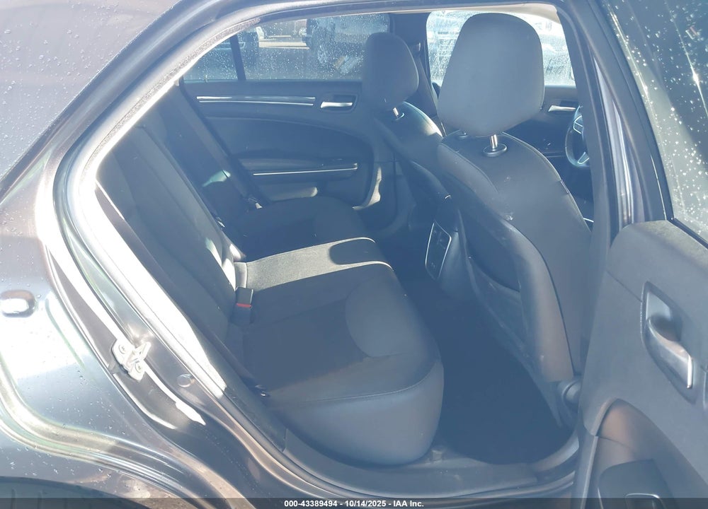 2019 CHRYSLER 300 VIN: 2C3CCAAG1KH602138