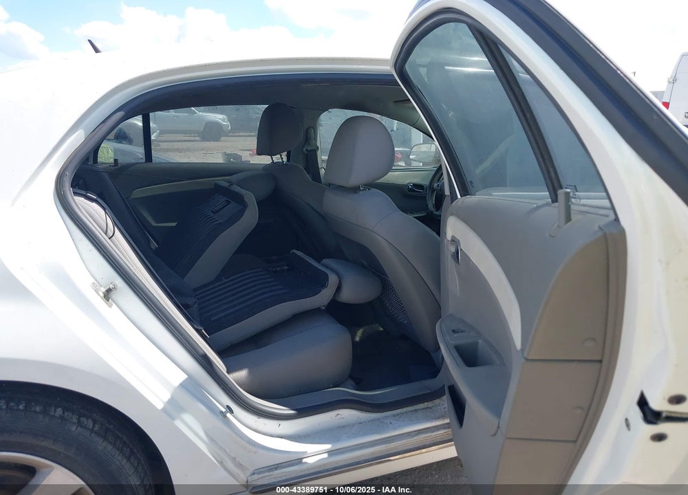 2011 CHEVROLET MALIBU VIN: 1G1ZC5EU2BF245298