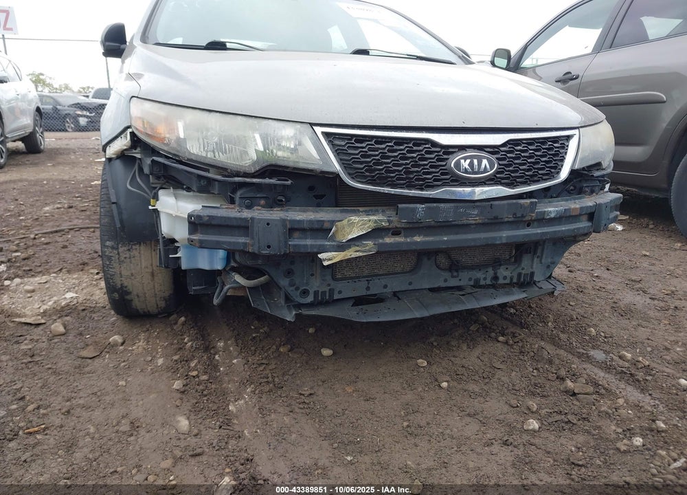 2011 KIA FORTE VIN: KNAFU5A20B5401417