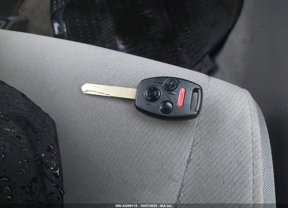 2007 HONDA CIVIC VIN: 1HGFA16847L069875