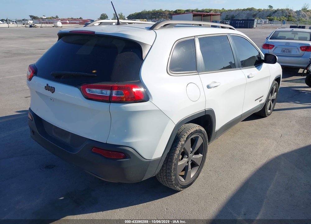 2017 JEEP CHEROKEE VIN: 1C4PJLCB8HW572484