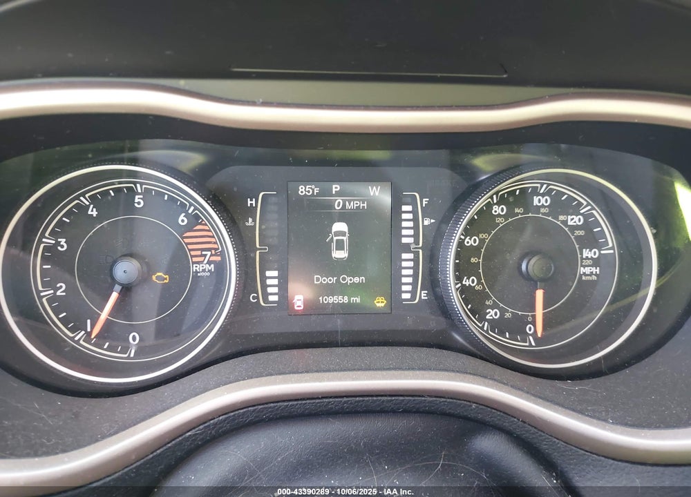 2017 JEEP CHEROKEE VIN: 1C4PJLCB8HW572484